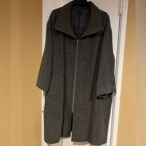 Eileen Fisher Elegant Grey Outerwear